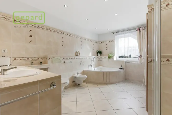 Prodej rodinného domu, Mírová, 175 m2