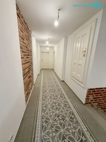 Prodej bytu 1+1, Mariánské Lázně, Hlavní třída, 35 m2