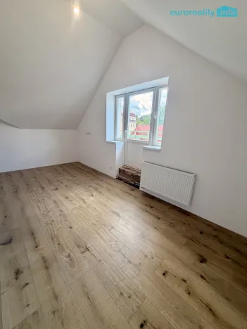 Prodej bytu 1+kk, Mariánské Lázně, Hlavní třída, 32 m2