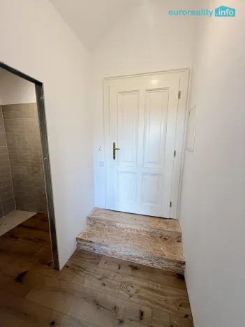Prodej bytu 1+kk, Mariánské Lázně, Hlavní třída, 32 m2