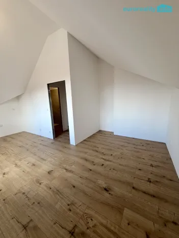 Prodej bytu 1+kk, Mariánské Lázně, Hlavní třída, 32 m2
