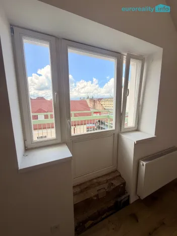 Prodej bytu 1+kk, Mariánské Lázně, Hlavní třída, 32 m2
