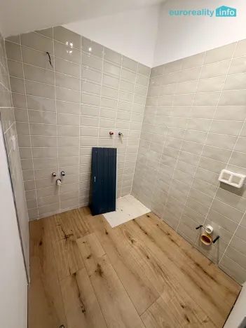 Prodej bytu 1+kk, Mariánské Lázně, Hlavní třída, 32 m2