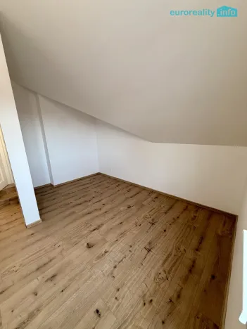 Prodej bytu 1+kk, Mariánské Lázně, Hlavní třída, 32 m2