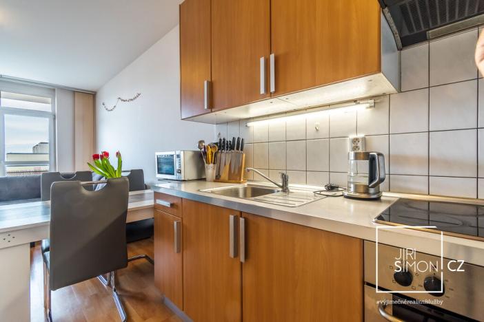 Pronájem bytu 2+kk, Praha - Řepy, Skuteckého, 52 m2