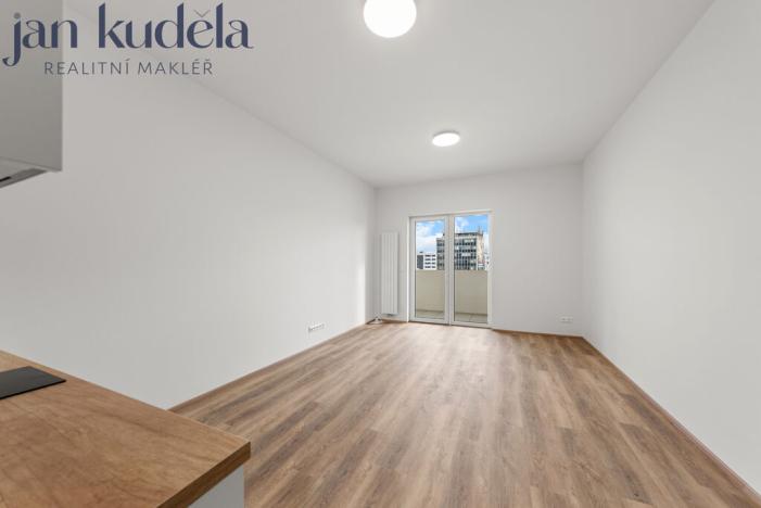 Pronájem bytu 1+kk, Brno, Komárovská, 33 m2