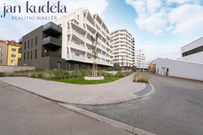 Pronájem bytu 1+kk, Brno, Komárovská, 28 m2
