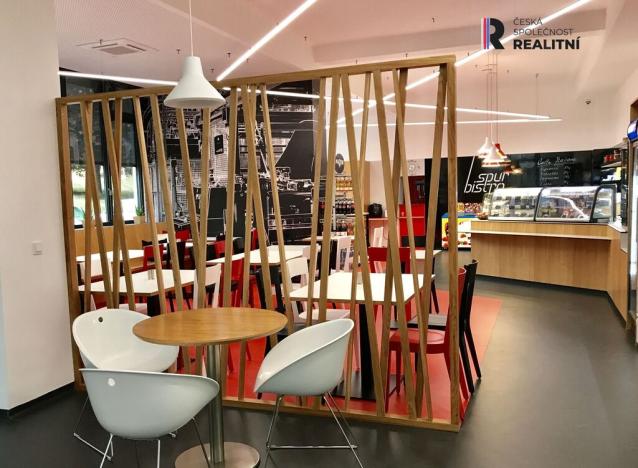 Pronájem kanceláře, Zlín - Louky, třída Tomáše Bati, 550 m2