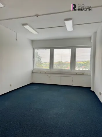 Pronájem kanceláře, Zlín - Louky, třída Tomáše Bati, 30 m2