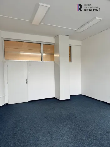 Pronájem kanceláře, Zlín - Louky, třída Tomáše Bati, 30 m2