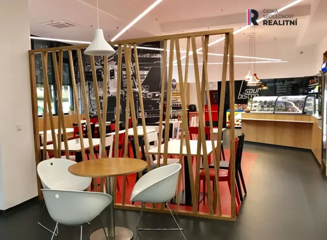 Pronájem kanceláře, Zlín - Louky, třída Tomáše Bati, 30 m2