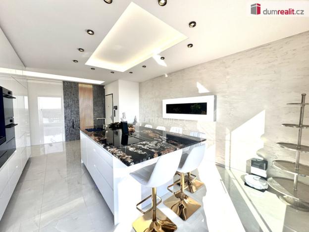 Prodej bytu 3+kk, Praha - Štěrboholy, K učilišti, 119 m2