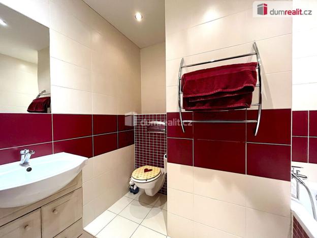 Pronájem bytu 4+1, Sokolov, Lidické nábřeží, 77 m2