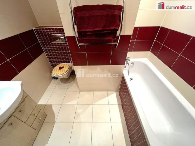 Pronájem bytu 4+1, Sokolov, Lidické nábřeží, 77 m2