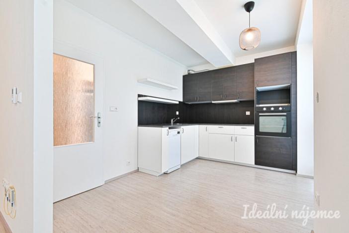 Pronájem bytu 1+kk, Blansko, Nad Čertovkou, 35 m2