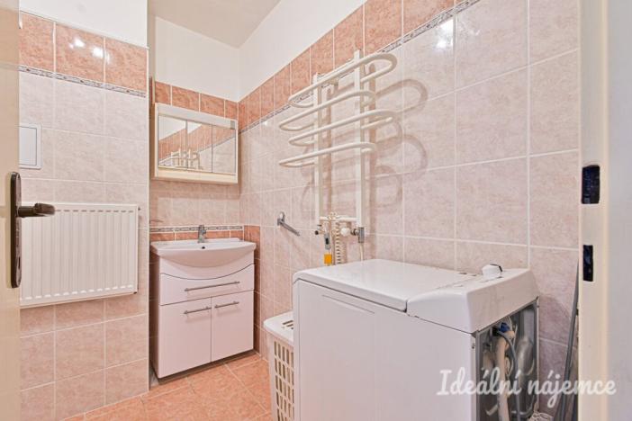 Pronájem bytu 2+1, Kuřim, nám. Osvobození, 58 m2