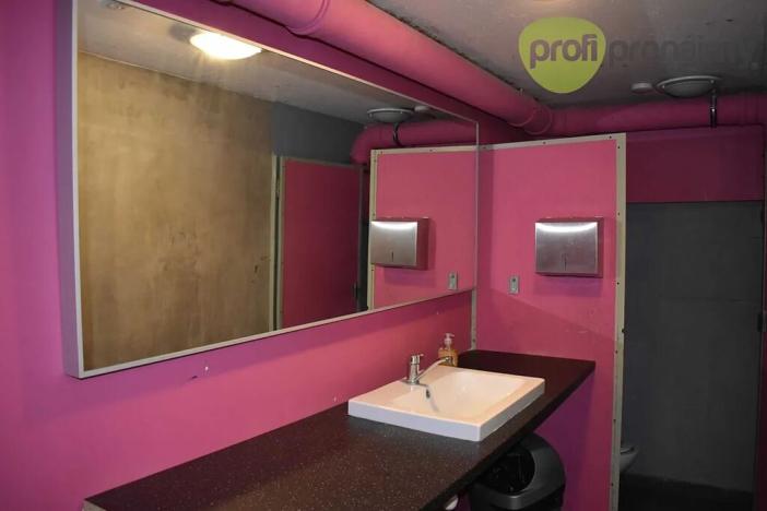 Pronájem komerční nemovitosti, Holešov, nám. Dr. E. Beneše, 220 m2