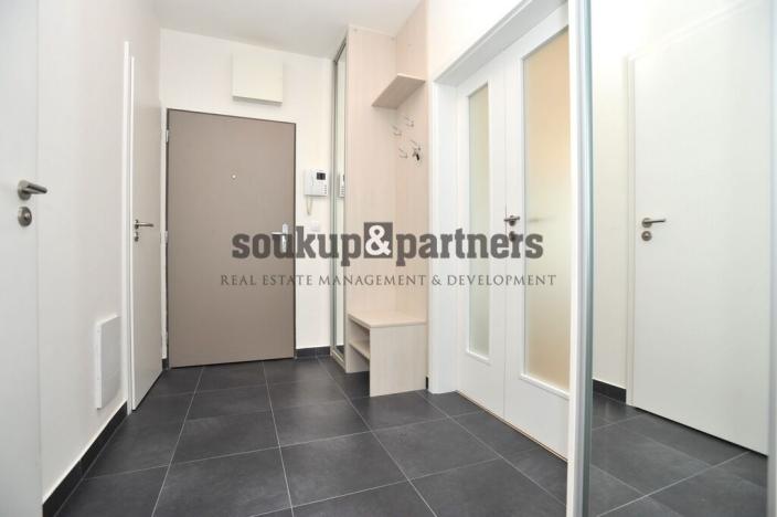 Pronájem bytu 3+kk, Praha, Devonská, 60 m2