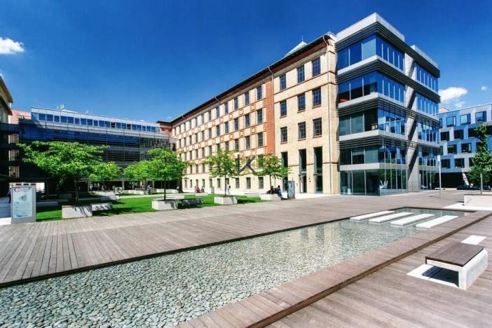 Pronájem kanceláře, Praha - Holešovice, Jankovcova, 241 m2