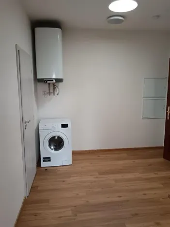 Pronájem bytu 2+kk, Praha - Nusle, Jaromírova, 43 m2