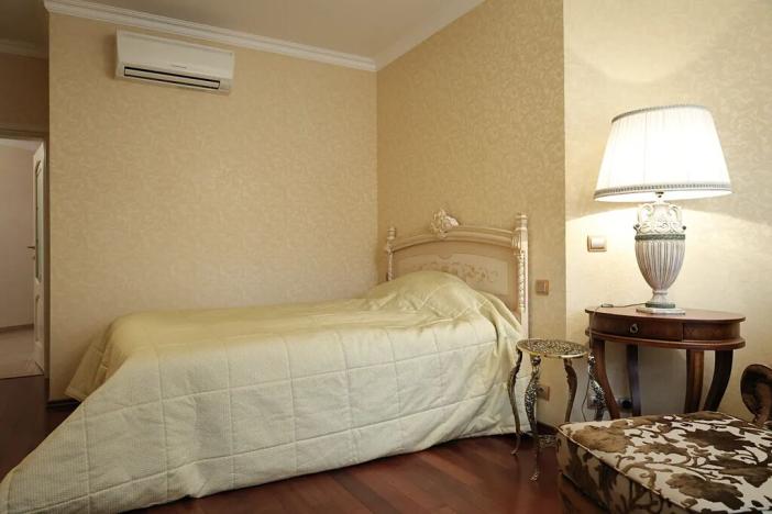 Prodej bytu 4+1, Karlovy Vary, Tylova, 182 m2