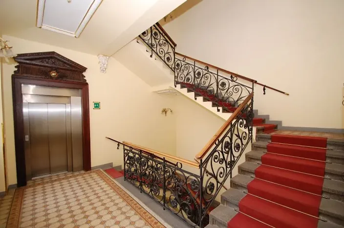 Pronájem kanceláře, Praha - Vinohrady, Mánesova, 360 m2