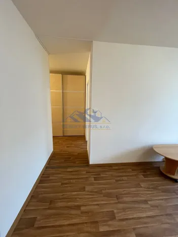 Pronájem bytu 2+kk, Komárov, Mládežnická, 56 m2