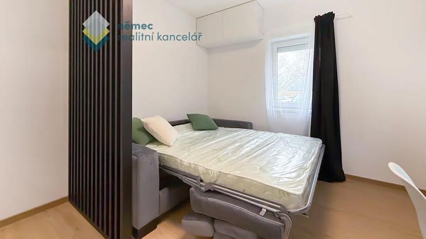 Prodej bytu 1+kk, Šestajovice, Revoluční, 19 m2