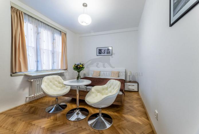 Pronájem bytu 1+kk, Praha - Staré Město, Revoluční, 37 m2