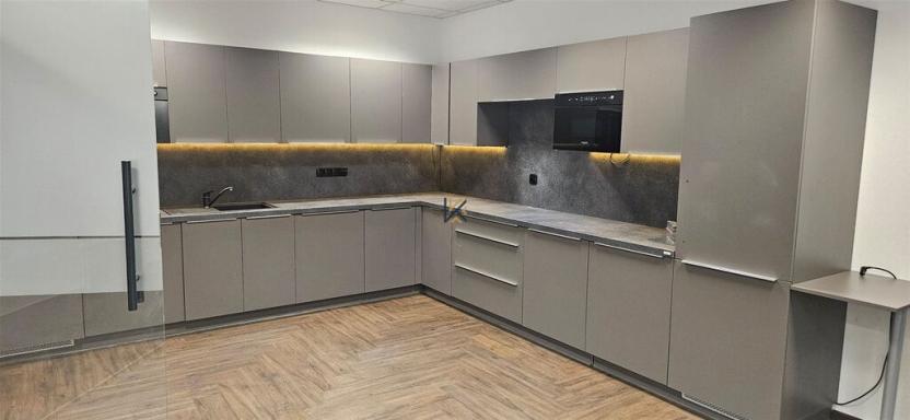 Pronájem kanceláře, Praha, Radlická, 1323 m2