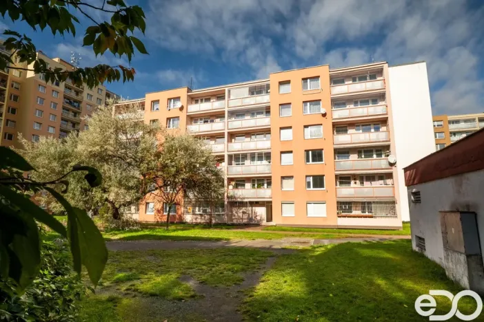 Prodej bytu 2+kk, Kladno, Vít. Nezvala, 44 m2