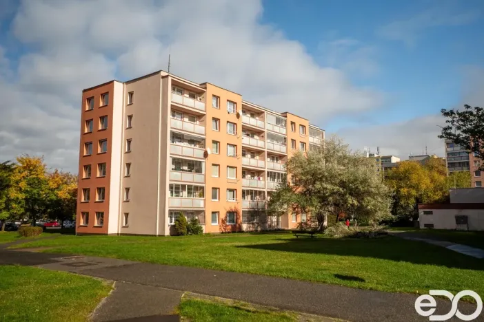 Prodej bytu 2+kk, Kladno, Vít. Nezvala, 44 m2