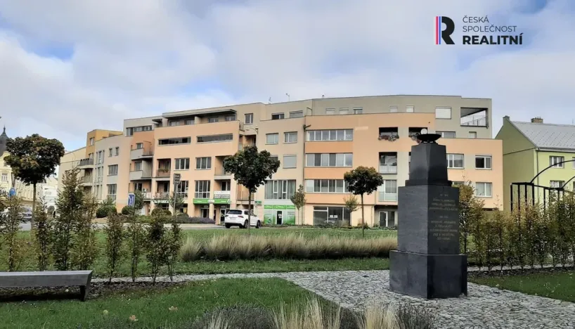 Prodej atypického bytu, Kroměříž, náměstí Míru, 178 m2