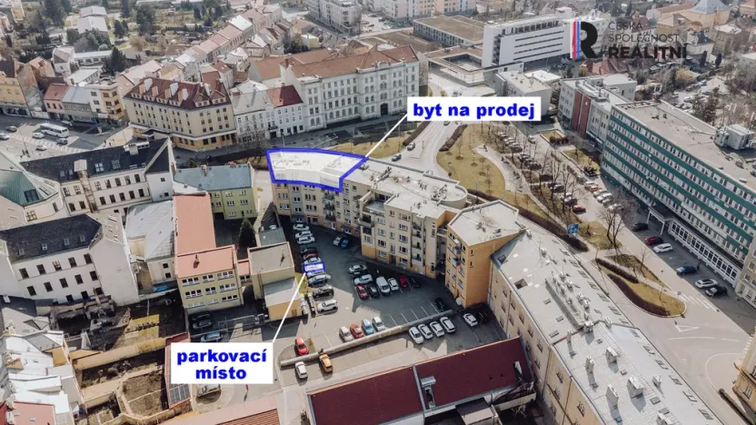 Prodej atypického bytu, Kroměříž, náměstí Míru, 178 m2