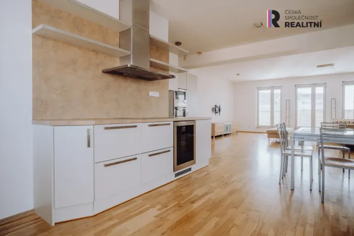 Prodej atypického bytu, Kroměříž, náměstí Míru, 178 m2