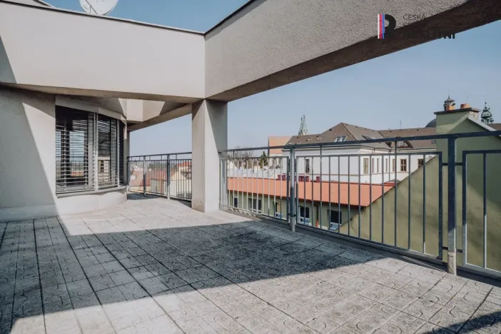 Prodej atypického bytu, Kroměříž, náměstí Míru, 178 m2