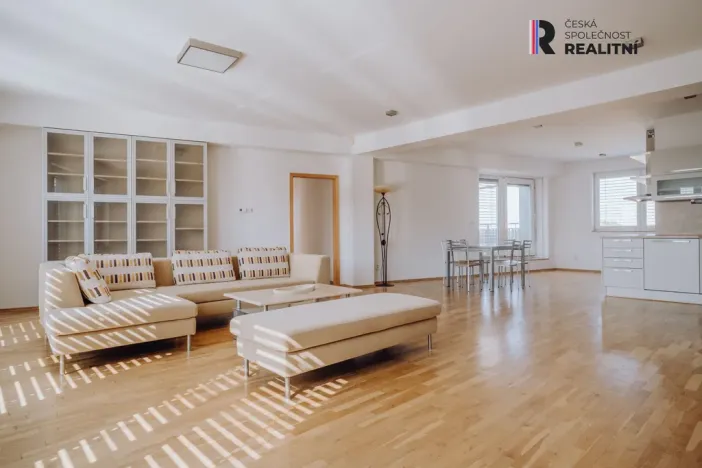 Prodej bytu 5+kk, Kroměříž, náměstí Míru, 178 m2