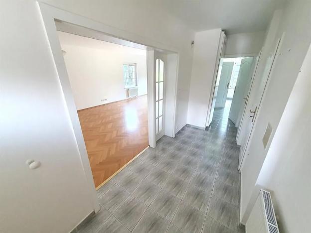 Pronájem rodinného domu, Praha, 230 m2