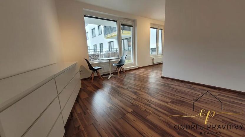 Pronájem bytu 1+kk, Praha - Modřany, Soukalova, 33 m2
