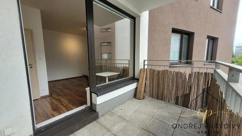 Pronájem bytu 1+kk, Praha - Modřany, Soukalova, 33 m2