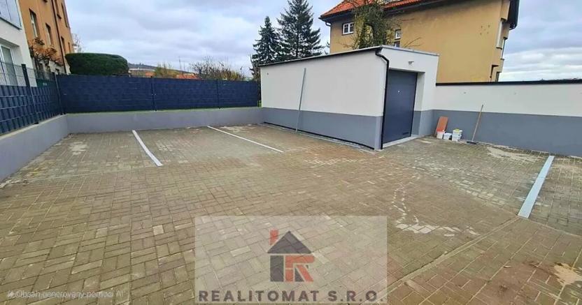 Pronájem garáže, Praha - Motol, Podhorská, 15 m2