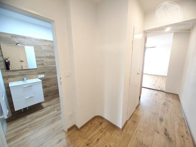 Pronájem bytu 2+1, Praha - Podolí, Podolská, 52 m2