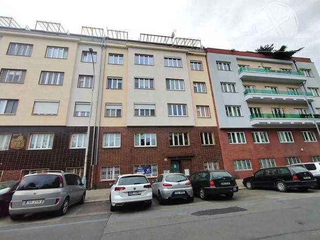 Pronájem bytu 2+1, Praha - Podolí, Podolská, 52 m2