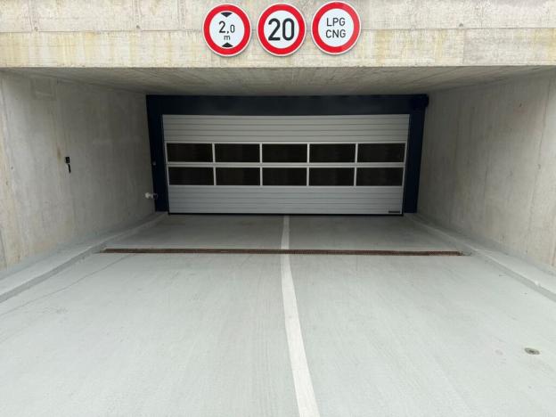 Prodej garážového stání, Praha, Pasecká, 38 m2