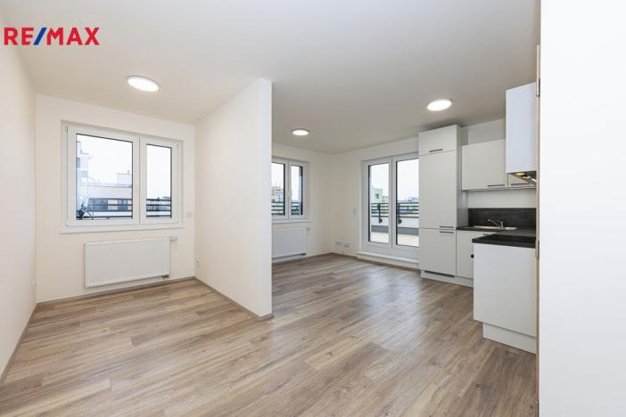 Pronájem bytu 1+kk, Praha - Hlubočepy, Fabiánové, 34 m2