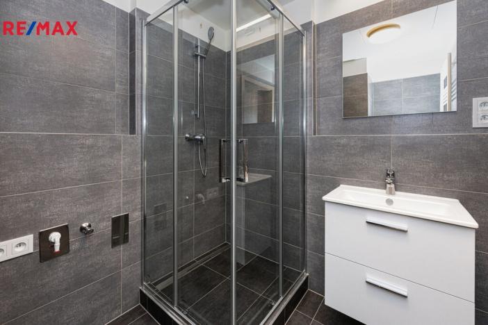 Pronájem bytu 1+kk, Praha - Hlubočepy, Fabiánové, 34 m2