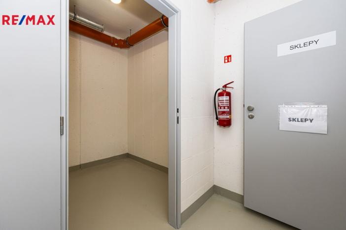 Pronájem bytu 1+kk, Praha - Hlubočepy, Fabiánové, 34 m2