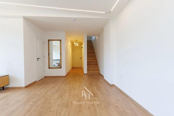 Prodej rodinného domu, Svinaře, Větrná, 156 m2