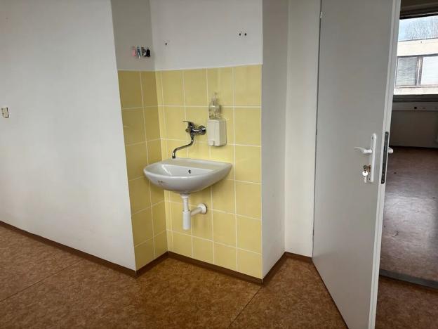 Pronájem kanceláře, Brno, Hněvkovského, 109 m2