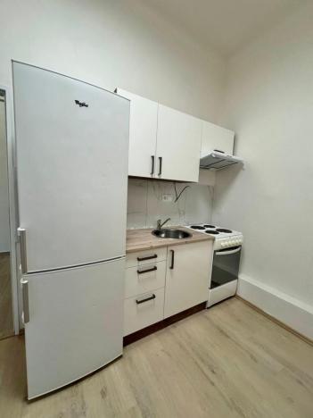 Pronájem bytu 2+1, Praha - Vysočany, Jandova, 50 m2